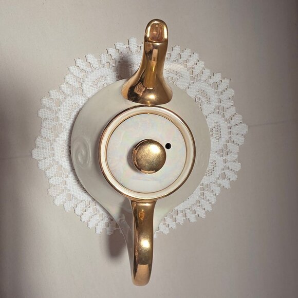 Vintage Fine China Tea Set With 22 K Gold Trim - Includes Teapot Creamer & Sugar - Picture 6 of 12